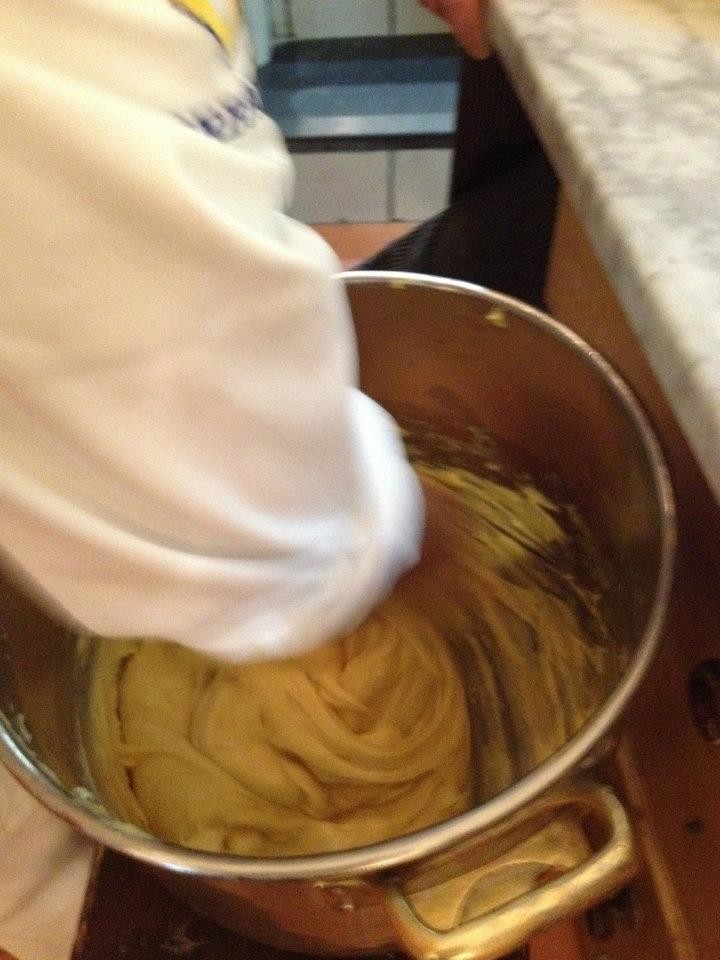 Preparazione della zeppola:  Impasto di base